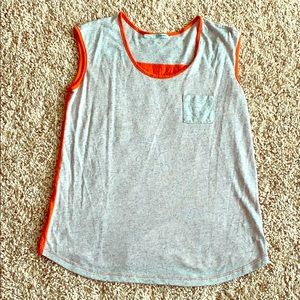Color blocked pocket tank